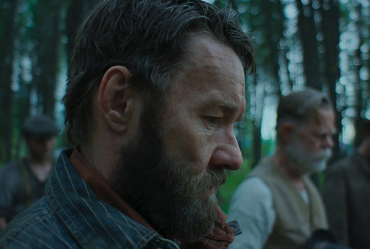 ¿Cómo sobrevivir a una vida que nunca te da respuestas?

Anoche vi TRAIN DREAMS y me pareció tan triste como hermosa. Cada plano vale oro y cada personaje secundario también.

Tuve que llorar dos o tres veces.

Será de mis pelis favoritas de la temporada. Golazo de Netflix.