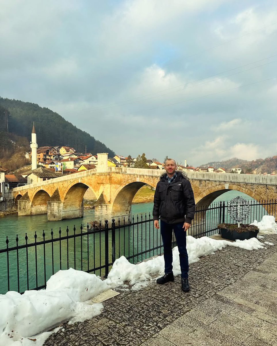 Valoramous tweet media