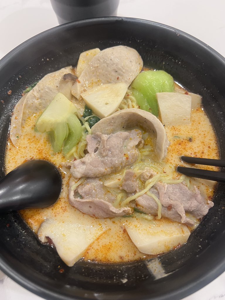 awwwfluffy's tweet image. เจอ