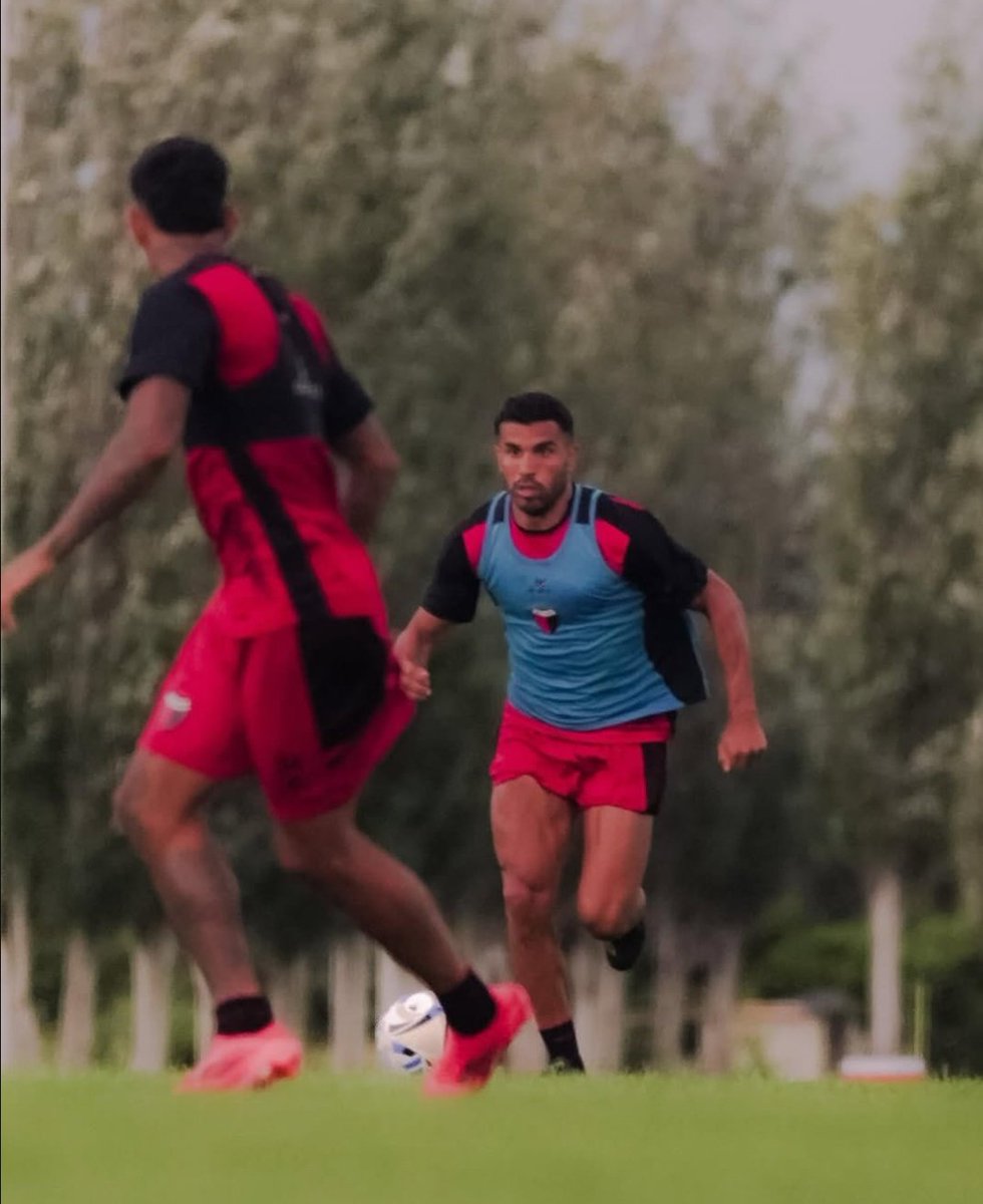 🔴⚫️#Colón | AMISTOSO

▫️Primer partido del día vs #Patronato

Matías Budiño; Mauro Prinipil, Pier Barrios, Sebastián Olmedo, Facundo Castet; Julián Marcioni, Ignacio Antonio, Matías Muñoz, Conrado Ibarra; Ignacio Lago; Alan Bonansea

<a href="/lt9lider/">LT9 - La Nueva Nueve 🎙️</a> <a href="/Deporte_9/">Deporte 9</a>