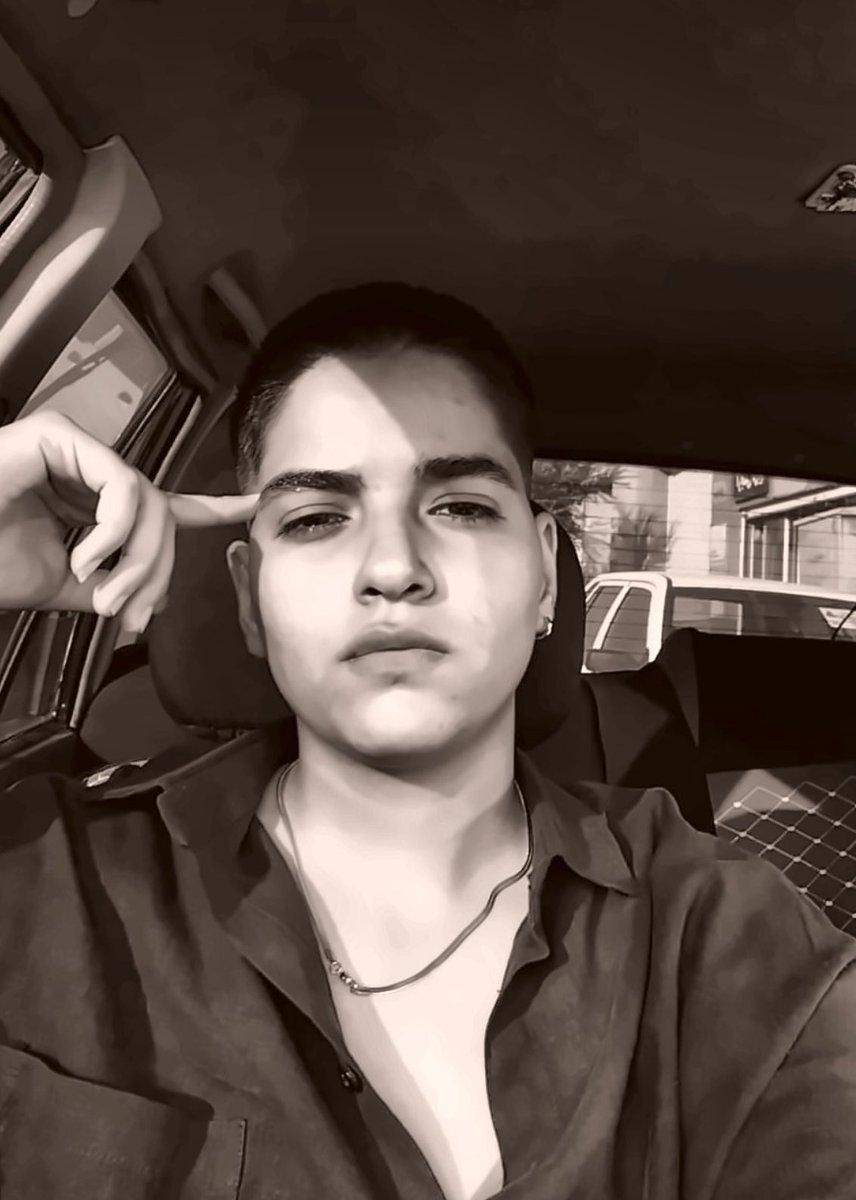 به هیچ وجه نمی‌خوام جدا کنم یا فرق بذارم،

اما مگه انقلاب نیست؟!
پس چرا این بچه اینقدر غریب موند؟! 
چرا، چون ترنس بود؟! 
یعنی بچه‌های +LGBTQ فرزند وطن نیستن؟!
جونشون، خونشون ارزش نداره؟! 

وجدانا نذارید بعد رفتنمون هم بی‌نام و نشون بمونیم.
#سمانه_عبدی 
#SamanehAbdi
#IranMassacre