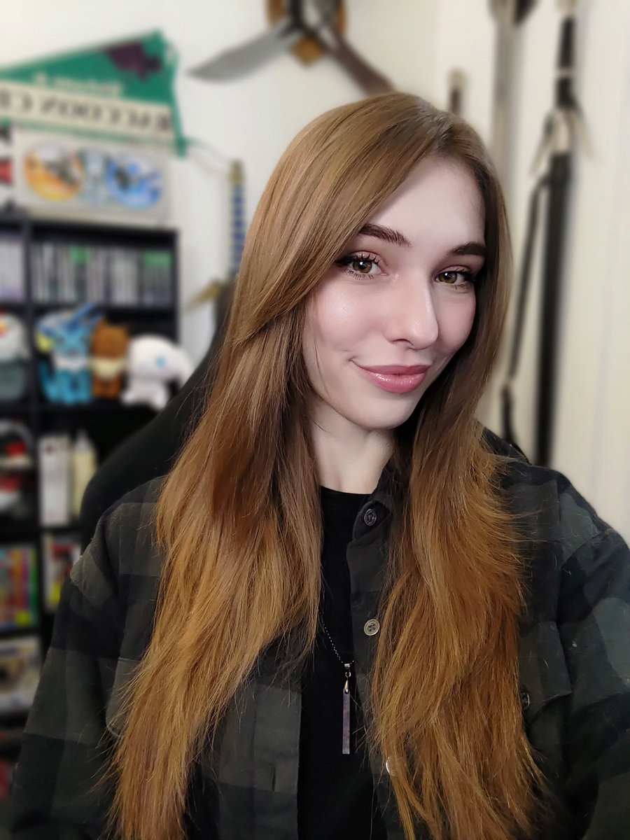 🟣 LIVE NOW 🟣 
Wrapping Madhouse Achievements for Resident Evil 7 and then onto DLC!

Join the fun here 🙃
Twitch.tv/KIMMYDNC