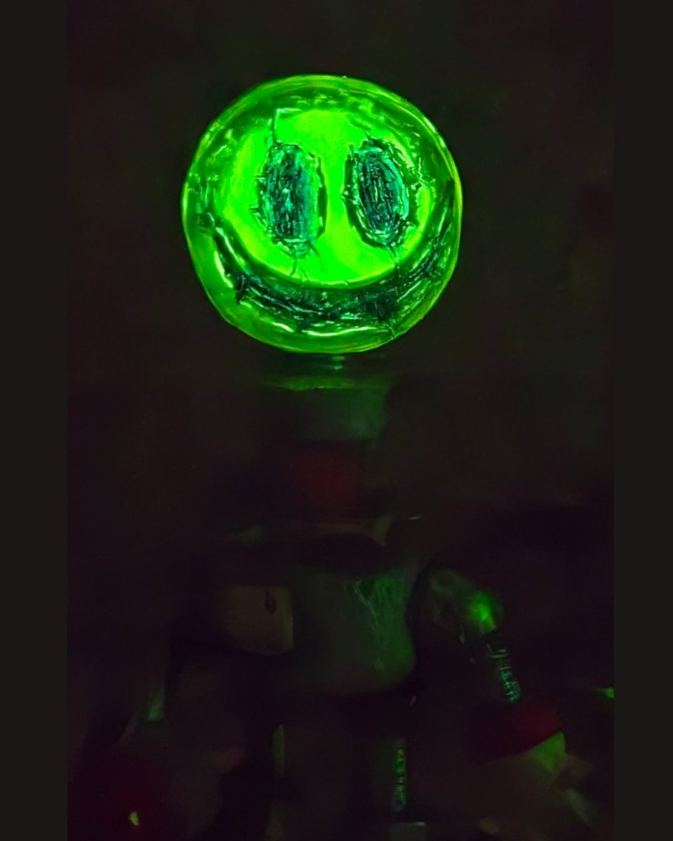 ニコちゃん可愛すぎる😍 腕からチェーン出てくるし 顔回るし 逆さま