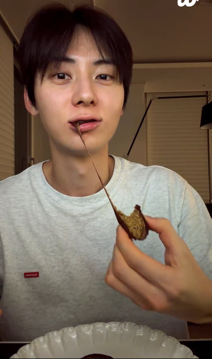 feheeline_JH's tweet image. จะบ้า มินยอนจะกินช้อคหนึบดูไบ มาถามฮวังโดว่าเวฟกี่วิ ฮวังโดบอก 5 พอ ฮีไปเวฟพร้อมนับให้ฟังเสียงดัง กลับมายังแข็งโป้ก ฮีนิ่ง ฮวังโดบอกไปเวฟอีกไป ฮีก้ เค อีกเนอะ นับให้ฟังต่ออีก 5 วิ ยืดสมใจเลยล่ะ ฟริน 55555555 เลี้ยงลูกออนไลน์เวอร์