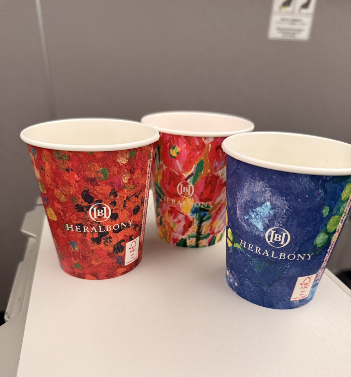 VCAKAAAB_BK's tweet photo. ｺﾝﾌﾟﾘｰﾄ https://t.co/kdvkvDJOGr