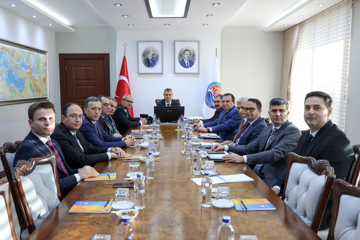 Valimiz Sayın Atilla Toros’un başkanlığında, Vali Yardımcıları ve Kaymakamların katılımıyla değerlendirme ve koordinasyon toplantısı gerçekleştirildi.

Toplantıda; kamu kurumlarında yürütülen hizmetler ile bu hizmetlere ilişkin iş ve işlemler ele alınırken, ilimiz genelinde devam