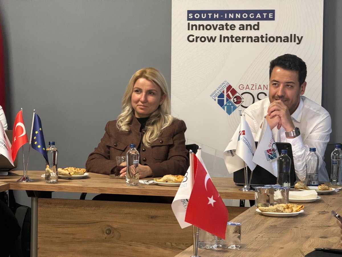 🎯HKÜ OSB Teknokent ev sahipliğinde, Gaziantep’in teknoloji ve inovasyon ekosistemini güçlendirmeye yönelik Turkish Technology ile firmalarımız arasında toplantı gerçekleştirildi.

Bu değerli buluşmanın; kamu-üniversite-sanayi iş birliğini güçlendirmesini temenni ediyoruz.