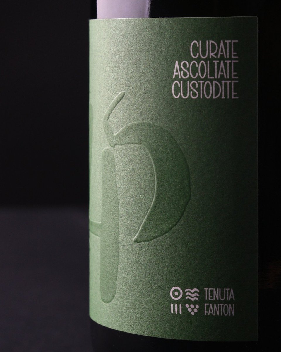 packagings's tweet image. The #packagingdesign shifts focus away from the finished oil and toward its true origin: an #olivegrove of 245 trees.

packagingoftheworld.com/2026/01/245-ol…

#labeldesign by Pastello Factory