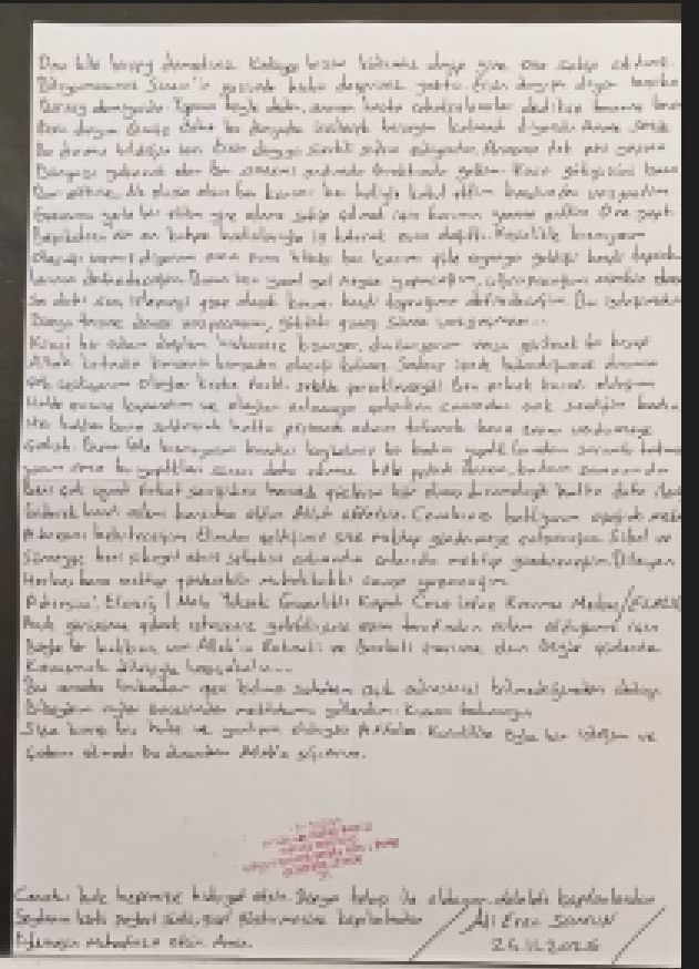 ⚫️Cezaevinden Gelen Mektup Acıyı Katladı: Katil Sanıktan “Defin İsteği”

Trabzon’da boşanma aşamasındaki eşi Sinem Somun’u öldüren, bir mahalle bekçisini de yaralayan Ali Eren Somun, tutuklu bulunduğu cezaevinden Sinem’in dedesine mektup gönderdi.
Mektupta, Sinem’in Giresun’daki