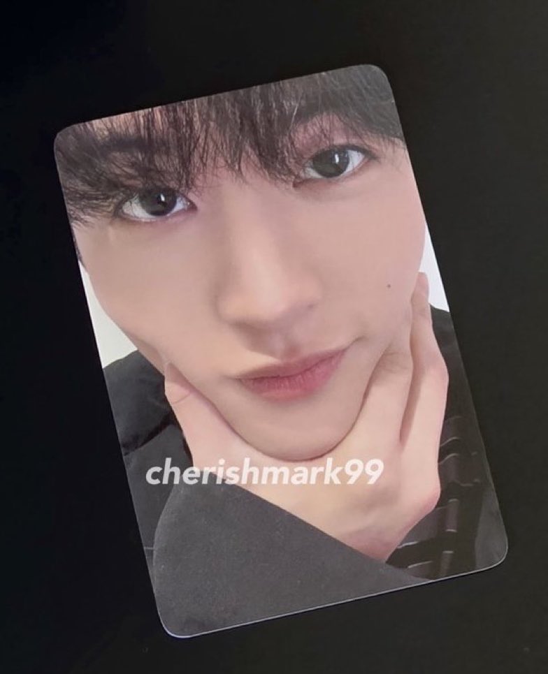 mark_happiness0's tweet image. 아 요즘 이마크 자꾸 볼찌부 귀여운 포카 나와서
소장욕구 생기게함..😭😭😭