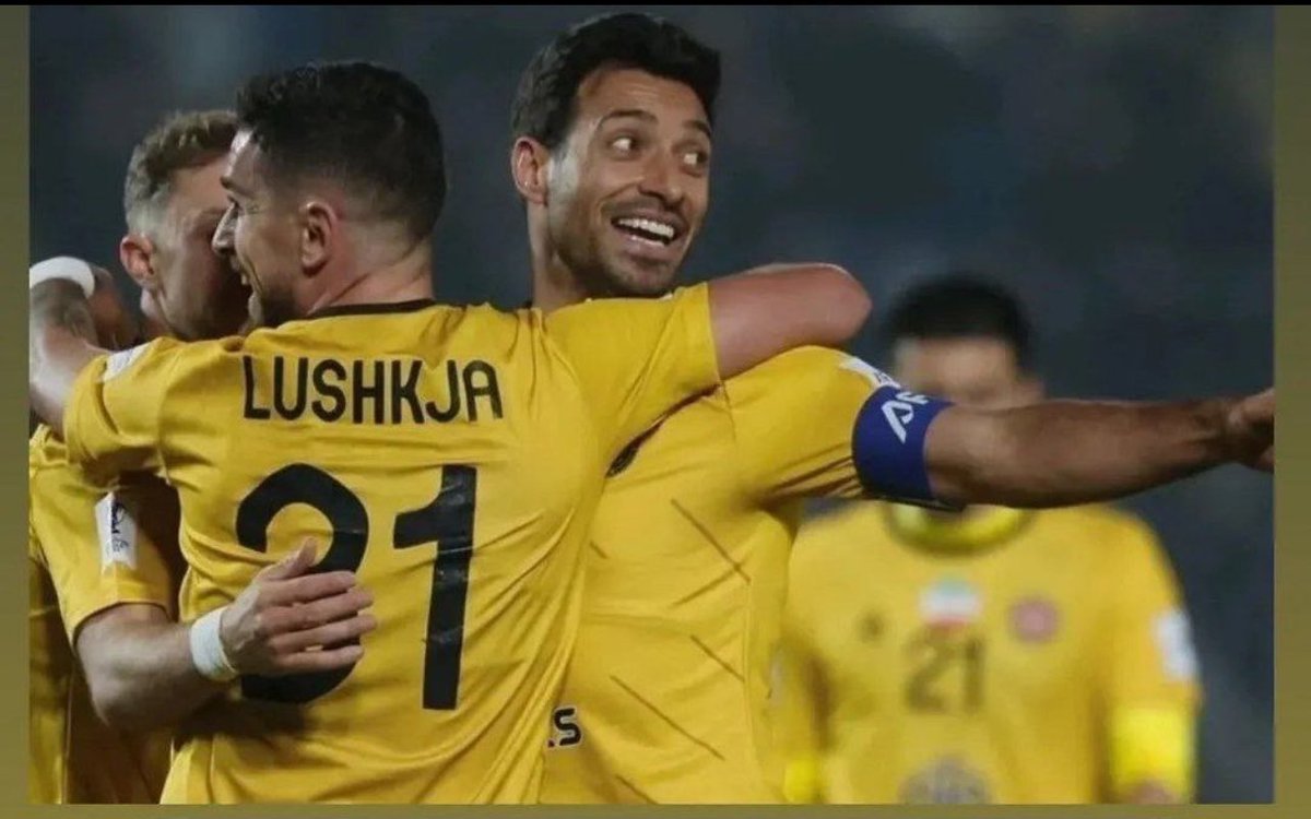 حسرت جام جهانی آمریکا رو به دلت می‌زاریم
تو توییت من رو سیو کن، منم عکس تو رو
تا «روزش برسه»