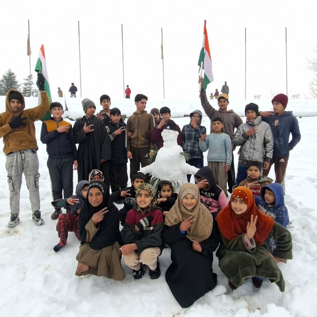 KhojaMasood's tweet photo. Sweat in sports today, strength in service tomorrow. #IndianArmy
#Service BeforeSelf
#Sports #VajrDiv https://t.co/OG8z5PDA03