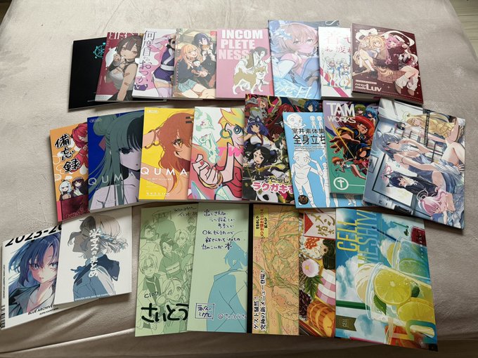 引越しとか年明け早々舞い込んできた仕事とかがようやっと落ち着いたので、めちゃ今更ですが冬コミの戦利品を 久しぶりに色々と買いに走って大満足なコミケでした 中にはいただいたものもありまして、こちら本当にありがとうございました…大切に読ませていただいております