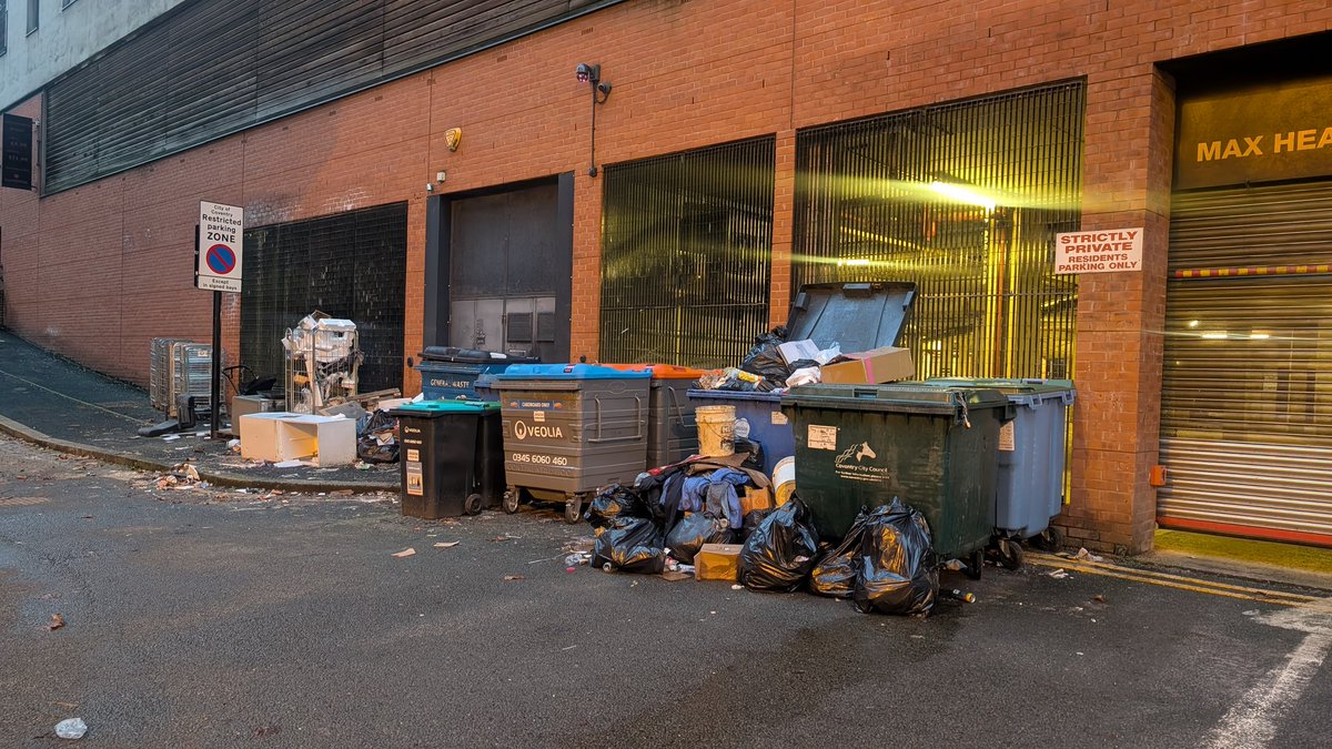 Siobhan Harrison 📻💙 tweet media