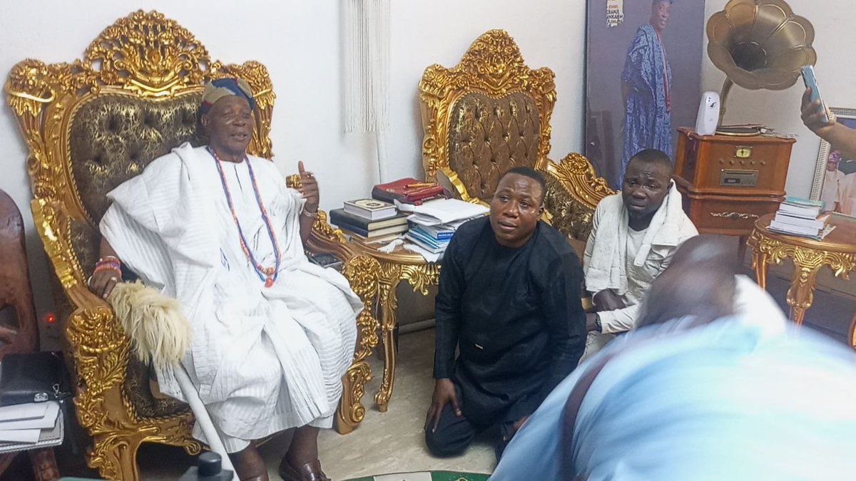 KoikiMedia's tweet photo. Live from Ibadan, Oyo State, as Igboho receives a warm welcome during a courtesy visit to the palace of the Olubadan

26 January, 2026

Koikimedia Bringing the World 🌎 Closer to your doorstep 
#yorùbálivesmatter
#yorùbánationnow
#chiefsundayigboho
#koikimedia https://t.co/4q1RwXZQqc
