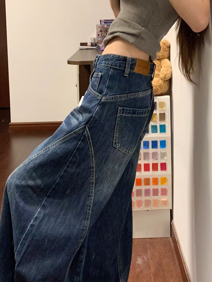 เว่อมาก นี่สิยีนส์ baggy ที่ตามหา ทรงสวยดีไซน์จึ้งมาก ใส่แล้วเหมือนพรางขาตลอดเวลา ขาโก่งขาเบียดใส่สวยหมด ทรงนี้ฮิตอยู่แล้วไม่ต่องอวยเยอะ สวยมากจริงๆ ค่าตัวแค่300กว่า มีถึงไซส์4XL ฟรินน😭