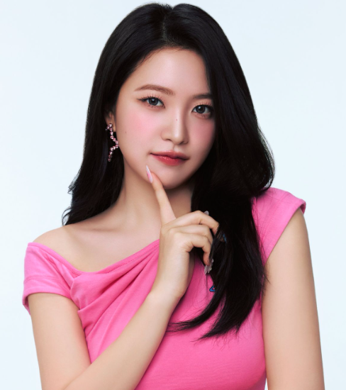 AboutMusicYT's tweet image. Red Velvet's Yeri reveals she broke her neck during Pilates.