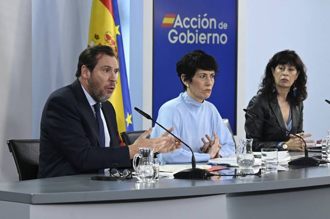 GrupoAseguranza's tweet image. El #Gobierno aprueba #ayudas y #adelantos de #indemnizaciones por los accidentes ferroviarios

#Seguros #RC #CMin #Adamuz #Gélida @oscar_puente_

grupoaseguranza.com/noticias-de-se…