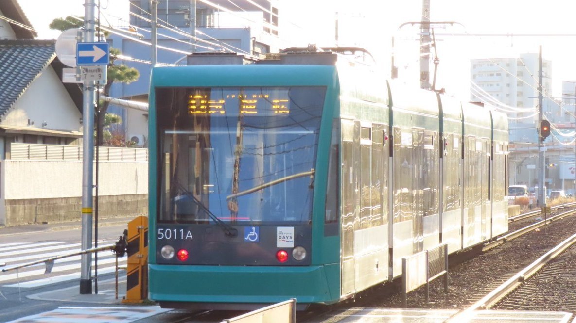 電車待ってたら5011の試運転来た