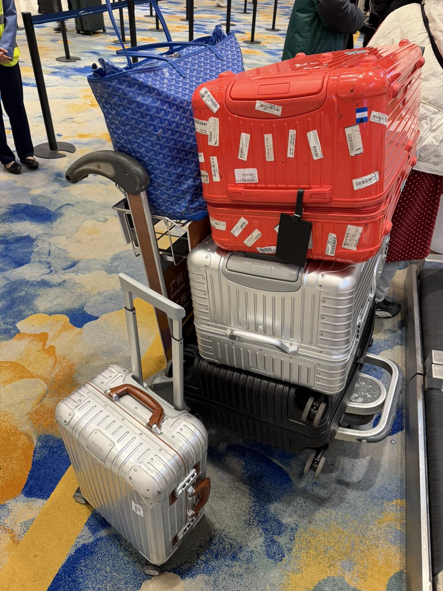 jrdnavry's tweet photo. China for a few weeks https://t.co/PxS0IPK5Fv