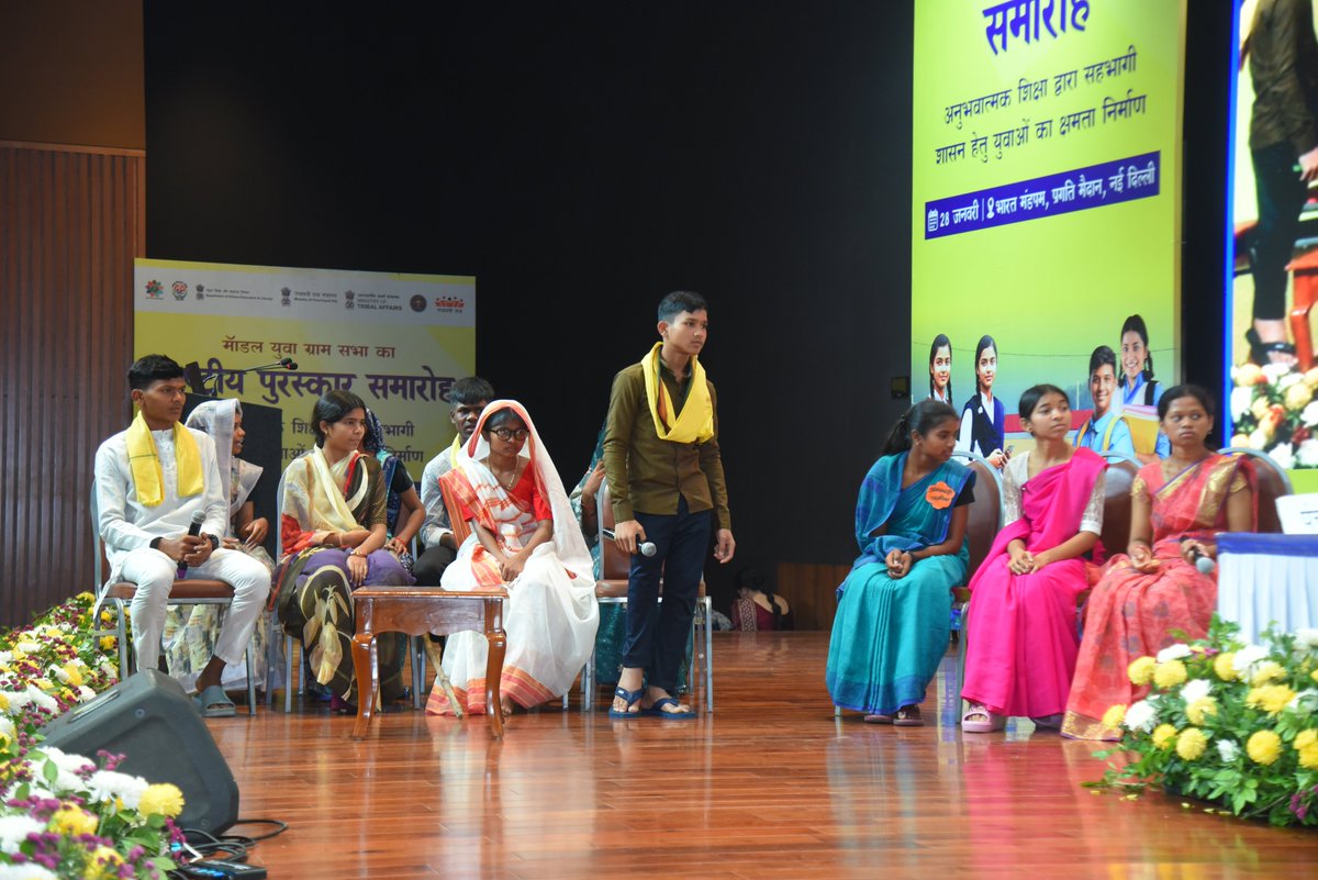 mopr_goi's tweet photo. #MYGS | A mock Model Youth Gram Sabha session by EMRS Kosambuda, #Chhattisgarh was presented during the National Award Ceremony of the Model Youth Gram Sabha.

During the session, students realistically enacted the proceedings of a Gram Sabha by taking on the roles of Panchayat representatives and villagers. They raised important local issues including pension services, cleanliness, utilisation of school funds, and overall village development. Their confident participation and thoughtful discussions offered a vivid glimpse into grassroots decision-making and highlighted the strong civic awareness among young learners.

#ModelYouthGramSabha #LoktantraKiPathshala #MYGS #PanchayatiRaj #MoPR #MYGSAwards #MYGSNationalAward