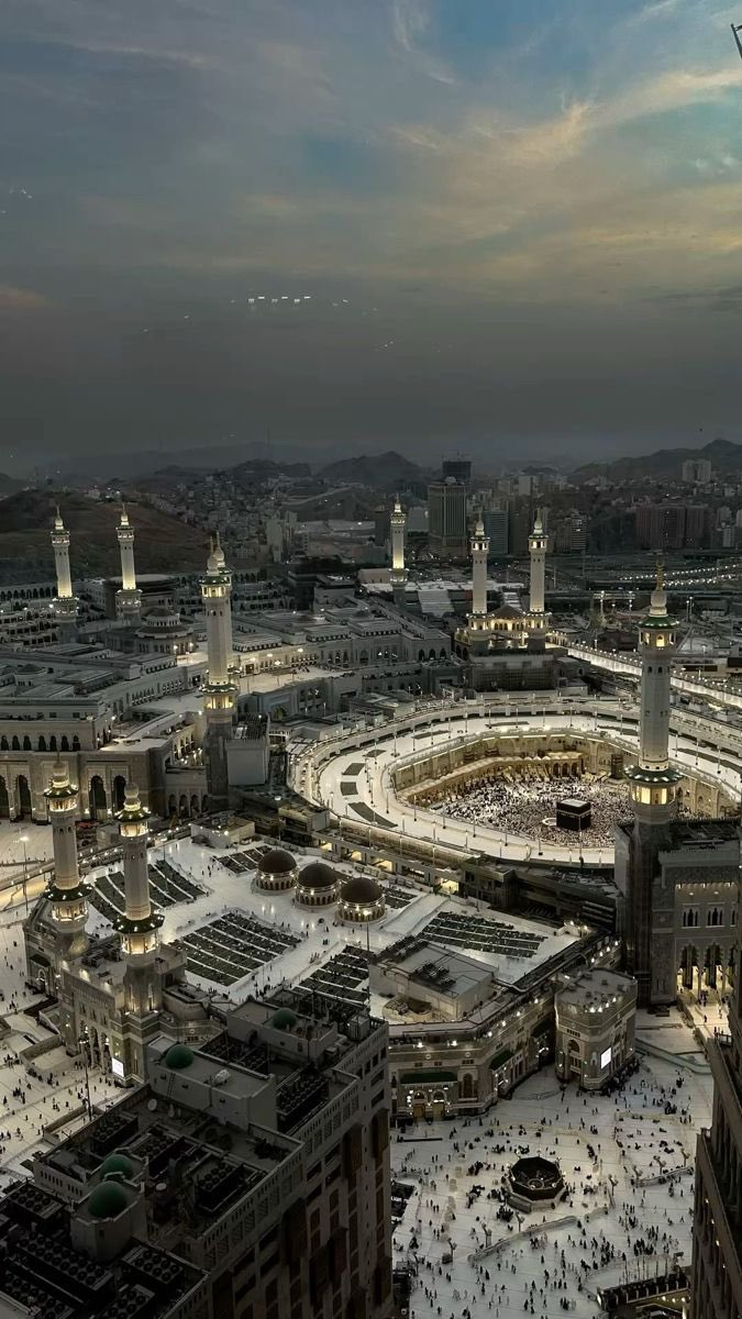 إِنَّ ٱلَّذِينَ ءَامَنُوا۟ وَعَمِلُوا۟ ٱلصَّٰلِحَٰتِ لَهُمْ جَنَّٰتُ ٱلنَّعِيمِ