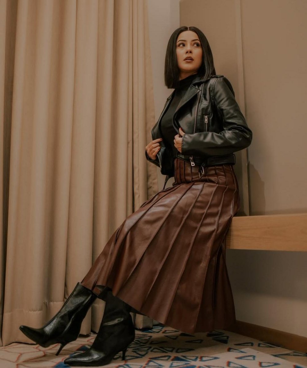 Wore this fit just to sit dramatically and mind my business.

#ShehnaazGill #Shehnaazians #ShehnaazGallery #WaadaHai #VyrlOriginals