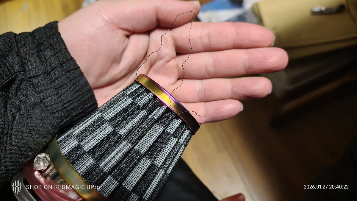 t3a1n0a4s4a2t8o's tweet photo. エキパイとキャブを新たに購入。
純正のCKV(パチもんに純正とは?)からPWKへ(折角なのでネタに振った色をチョイス)。
ちょっと干渉するんでインマニの下駄を買う。
#PS250 #PS125 #Big_Ruckus #SSR #ROWDY150 #GY6 #コピーバイク https://t.co/SNrX4Amqct