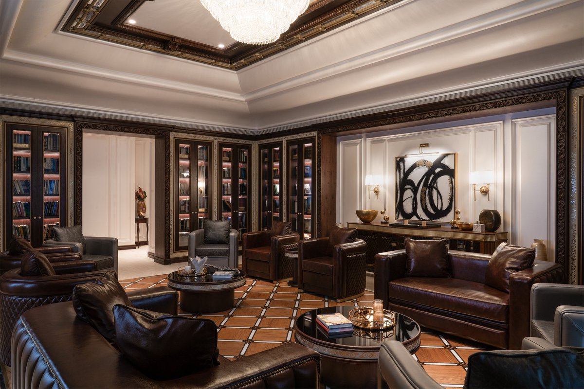 TheDipClub's tweet photo. #comfortableplace #atheneum #thediplomaticclub
تصميمها المميز وتشكيلة الكتب الغنية فيها يجعل منها المكان المثالي لمحبي الكتب للمطالعة والاستمتاع بالقراءة. https://t.co/2MVa4U2SY8