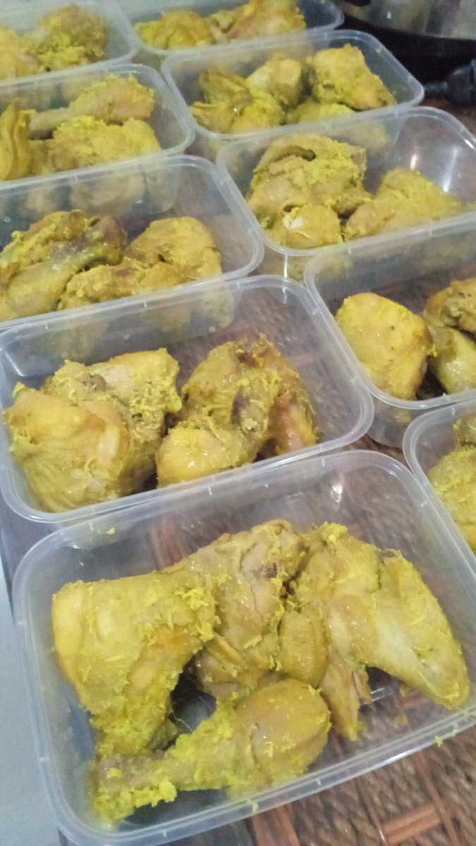 tyopray's tweet photo. Assalamualaikum....
Ayam serundeng tinggal goreng...
Per pack 75rb...
Order DM ya.... https://t.co/mxlmYvmThd