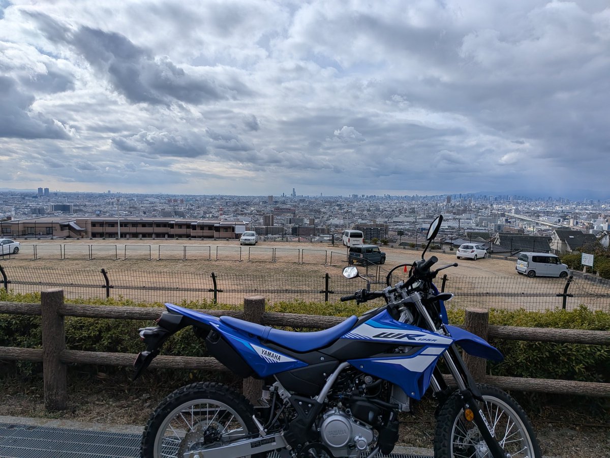 newton53106566's tweet image. 寒い、ひたすら寒い
3時半ぐらいWR125Rでツーリング☺️
暗峠、矢田丘陵、阪奈道路のお決まりテストコース😂
アクセルを回しぱなしで
走る楽しさが小排気量の楽しさ！

必要以上にしっかりとした車体と相まって、大人がいちびって走っても恐怖無し😂
あかん！コース走りたくなってきた（笑）
#wr125r