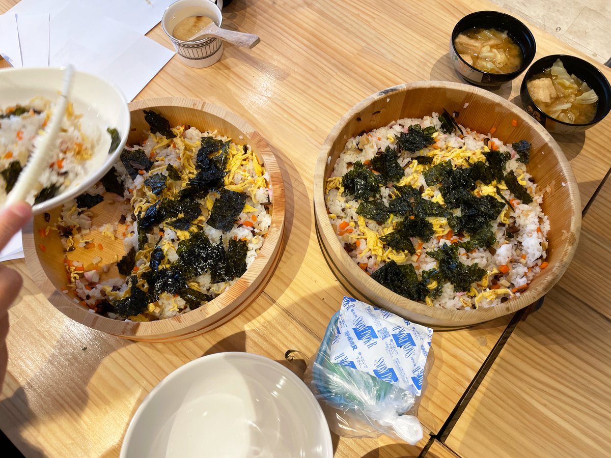 RINGO_DOROBOU's tweet photo. 会社でお米を炊くと、
毎回一人一合は食べます。 https://t.co/9QFP5kSphx