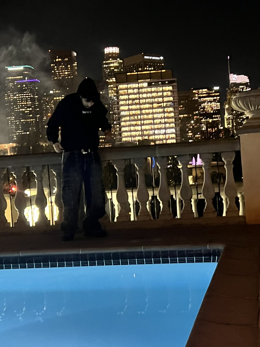 messwitwess's tweet photo. Born and raised in DTLA 🌃 #LA #afters #LosAngeles https://t.co/5M3BOjP94o