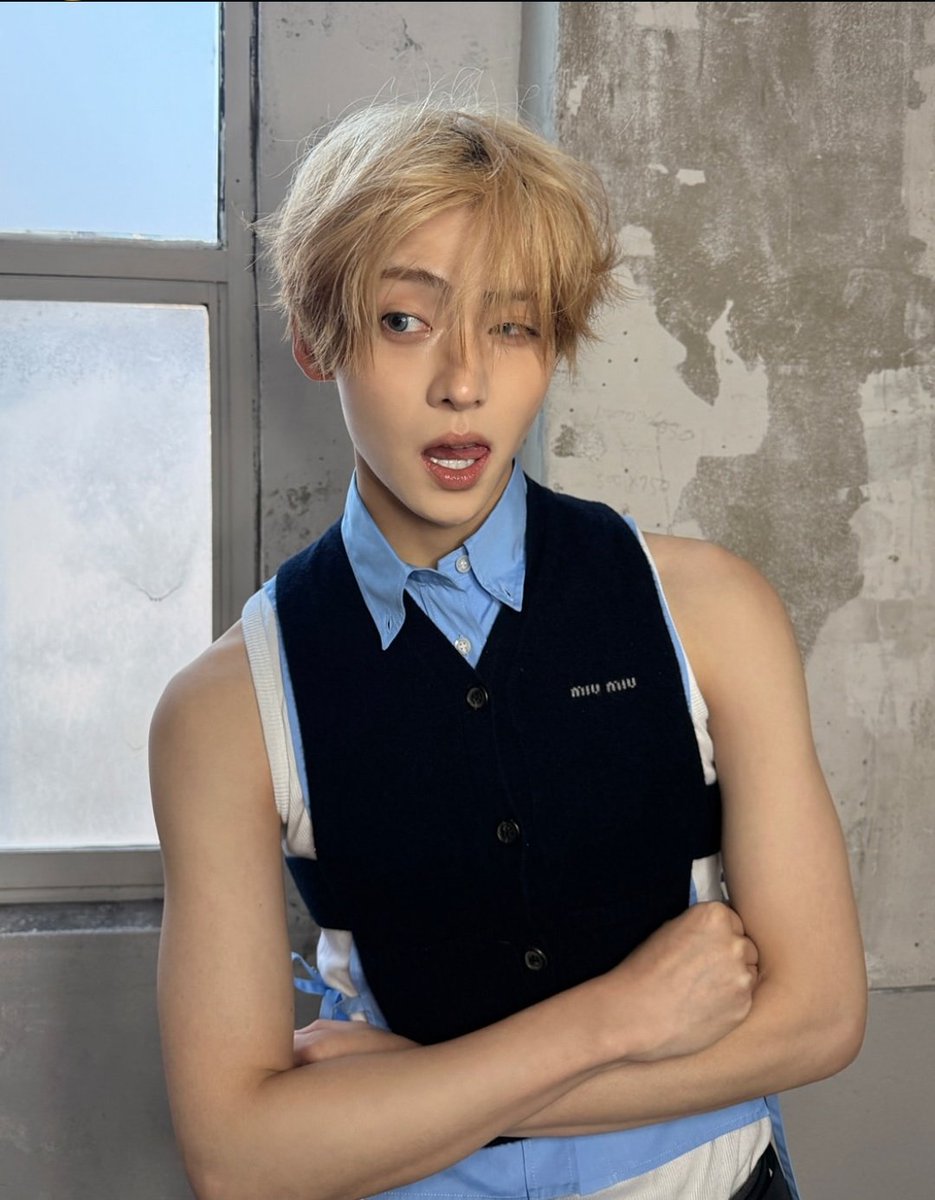 19wons's tweet image. did sangwon know he insane doing this..