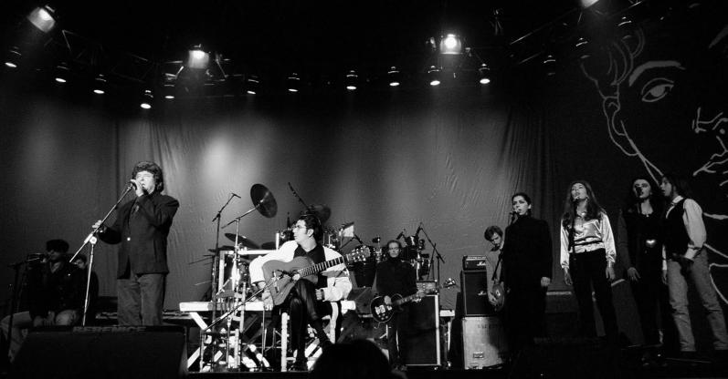 elsotaescala's tweet photo. #bersions
1279.- #EnriqueMorente & #LagartijaNick con #EstrellaMorente "Manhattan (First We Take Manhattan)" (#LeonardCohen, #AlbertoManzano) #JenniferWarnes -1986-
https://t.co/PKrx7ZVPV6 https://t.co/YHcnnkbED2