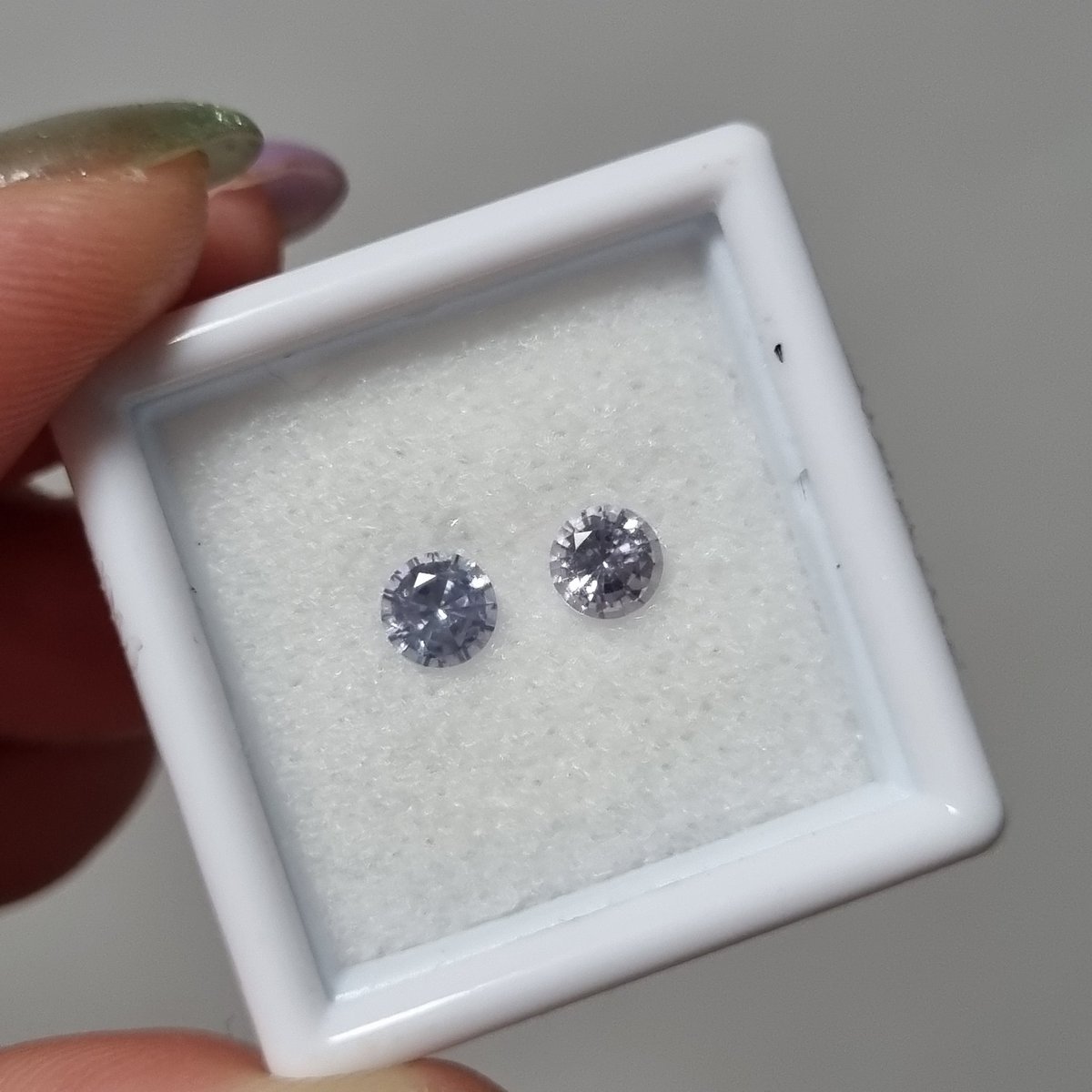 #원석마켓

이전에 스토어에 올렸던 제품들 스토어 임시휴업으로 별도 정리합니다!
업로드했던 가격보다 저렴하게 올려요🥹
(모거 제외 3*3케이스)

하트스펜 - 28.0
핑크하트사파 3p(단순가열) - 20.0
핑크쿠션모거나이트 3p - 18.0
라운드사파이어 2p - 13.0