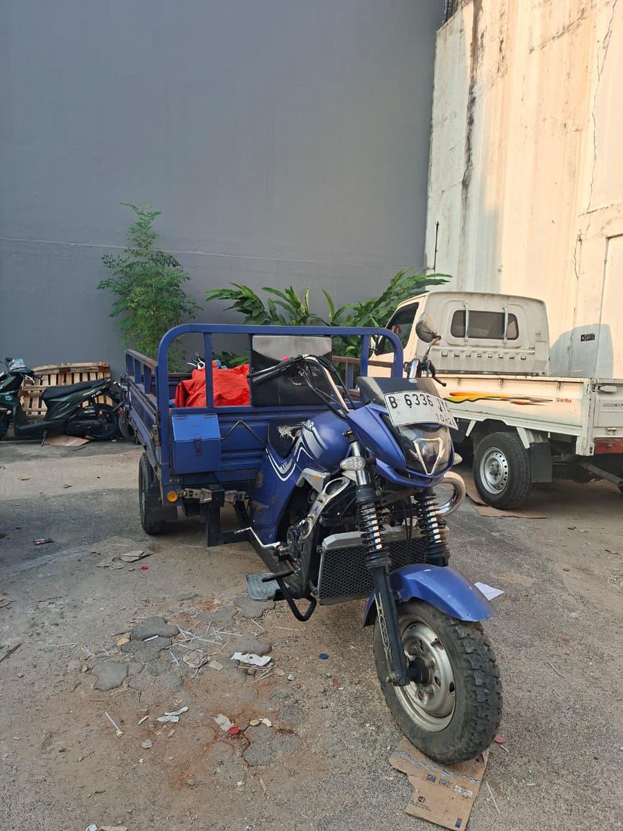 Gengs, nitip bantu jualin 2 unit Viar.

Viar 2023 19jt
Viar 2022 17jt

Nego; apalagi kalo bisa beli 2-2nya.