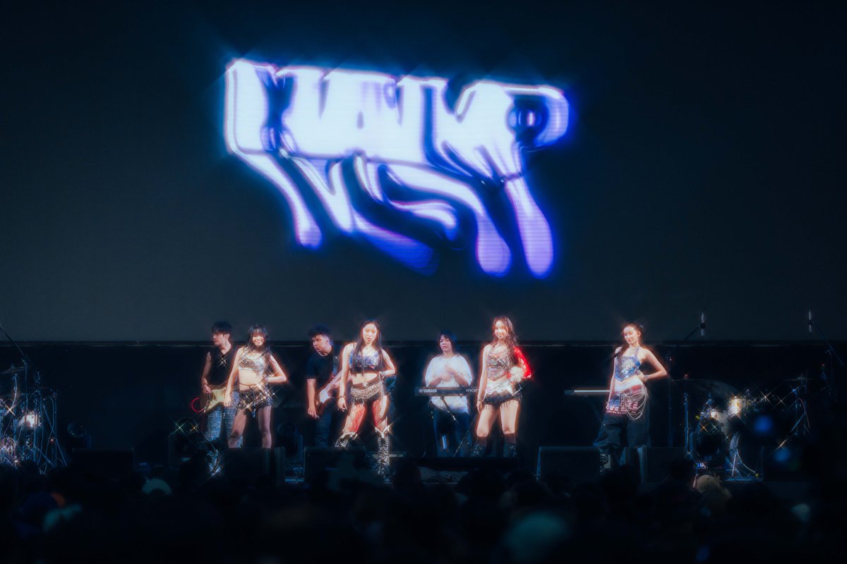 ภาพบรรยากาศสุดประทับใจงาน 𝑿𝑶𝑿𝑶 𝑺𝑯𝑶𝑾𝑪𝑨𝑺𝑬 ❤️‍🔥
⭐️ 27 January 2026 ⭐️
@ Samyan Mitrtown
อยากขอบคุณทุกคน ที่มาร่วมโมเมนต์ที่น่าประทับใจไปด้วยกัน!
ปีนี้มีอะไรน่าตื่นเต้นอีกมากมายแน่นอน รอรับความสนุกไปพร้อม ๆ กันน้า🤘🏻🩷

#XOXOshowcase2026
#XOXOentertainment
#4EVE #ATLAS_th