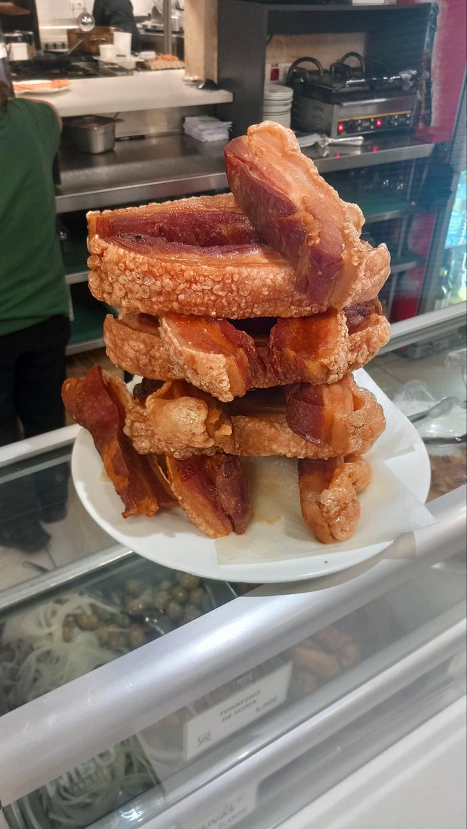 PepGranellTrave's tweet photo. Área de Servicio Los Llanos de Jiloca.👇👀🐖
Visto hace un mes de camino a #Zaragoza por la A-23
#Twitter #torreznos #gastrolovers #Aragon #comer
#Foodies #BuenosDias #eat #cerdo #porc #tapear #tweet #cuina #restaurante https://t.co/XuYMS8uDJa