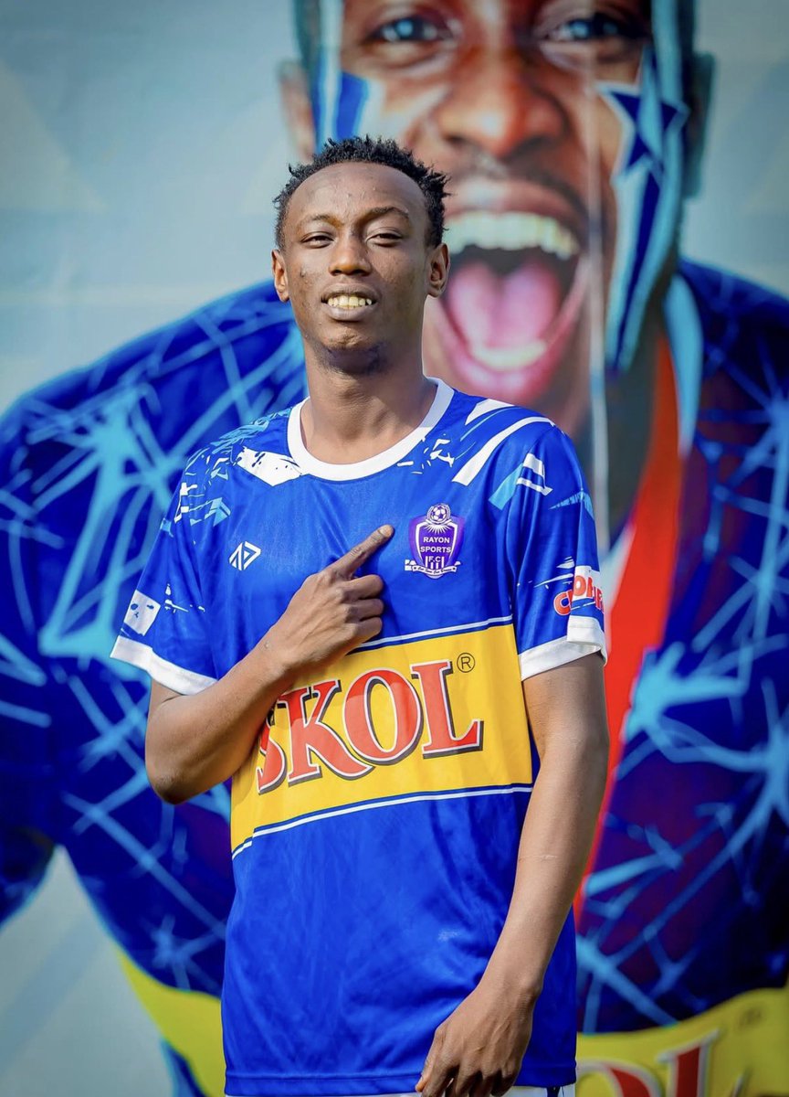 imfuraluc01's tweet photo. #RPLTransfers 

Didier MUGISHA na Obedi UWUMUKIZA batangiye imyitozo mu ikipe ya @rayon_sports 

Barasimbura kuri List ya MURERA abakinnyi bagiye (Chelly, Serumogo, Bagayogo, Rivaldo…) nyuma y’uko FERWAFA Yemeye kuvugurura itegeko , ikemerera amakipe gusimbuza abakinnyi baba baratandukanye n’amakipe yabo cg baragize imvune z’igihe kirekire. 

@bbkigalifm 89.7 FM