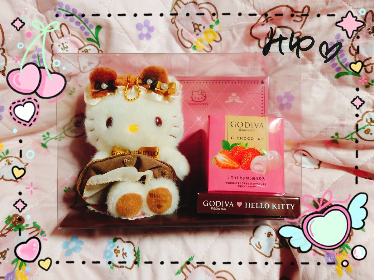 一緒に早いけどバレンタイ🍫💓も送るね(^-^)/って

毎年恒例のゴディバのキティちゃんが入ってましたﾐ・◦・ﾐ🎀

今年のキティちゃんも可愛い❤

嬉しいよ♥️♥️♥️

#キティちゃん
#GODIVA