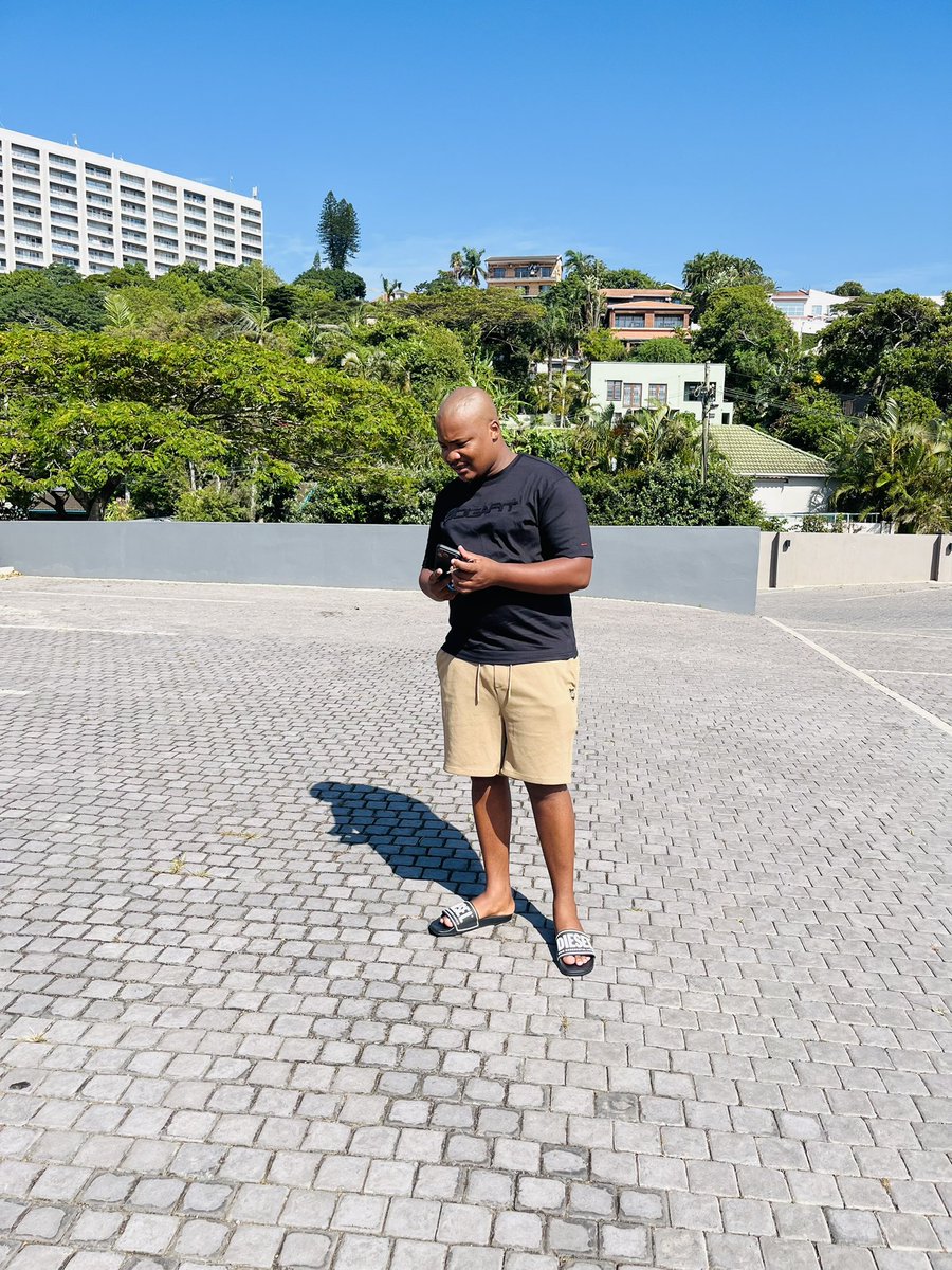 Thando Comedy tweet media