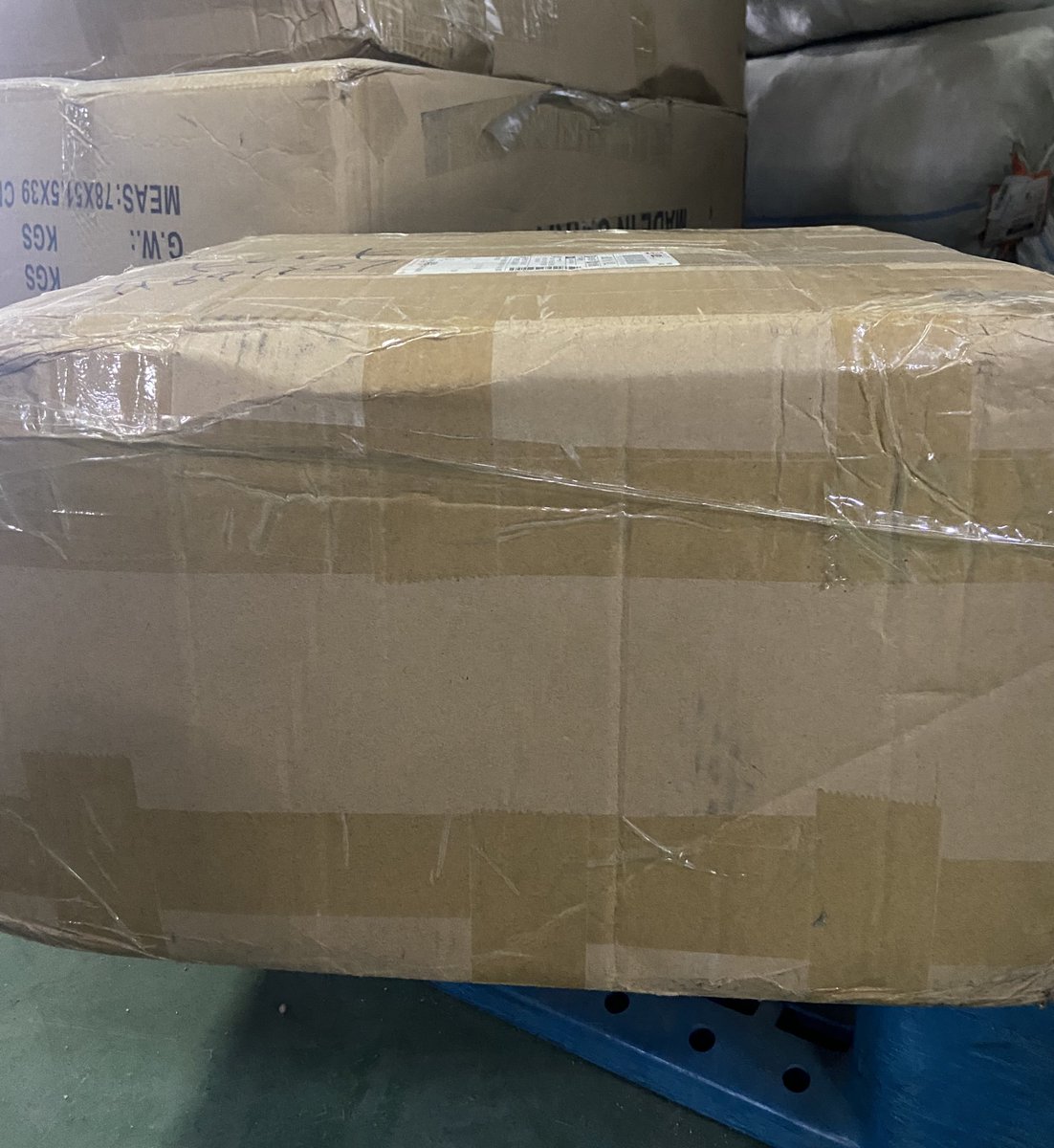 - Card holder รอบสั่งวันที่ 06/01

- Lanyard รอบสั่งวันที่ 10/01 

🏠 ถึงไทยแล้วค่ะ จัดส่งพรุ่งนี้นะคะ 

 #GGooddayy_update