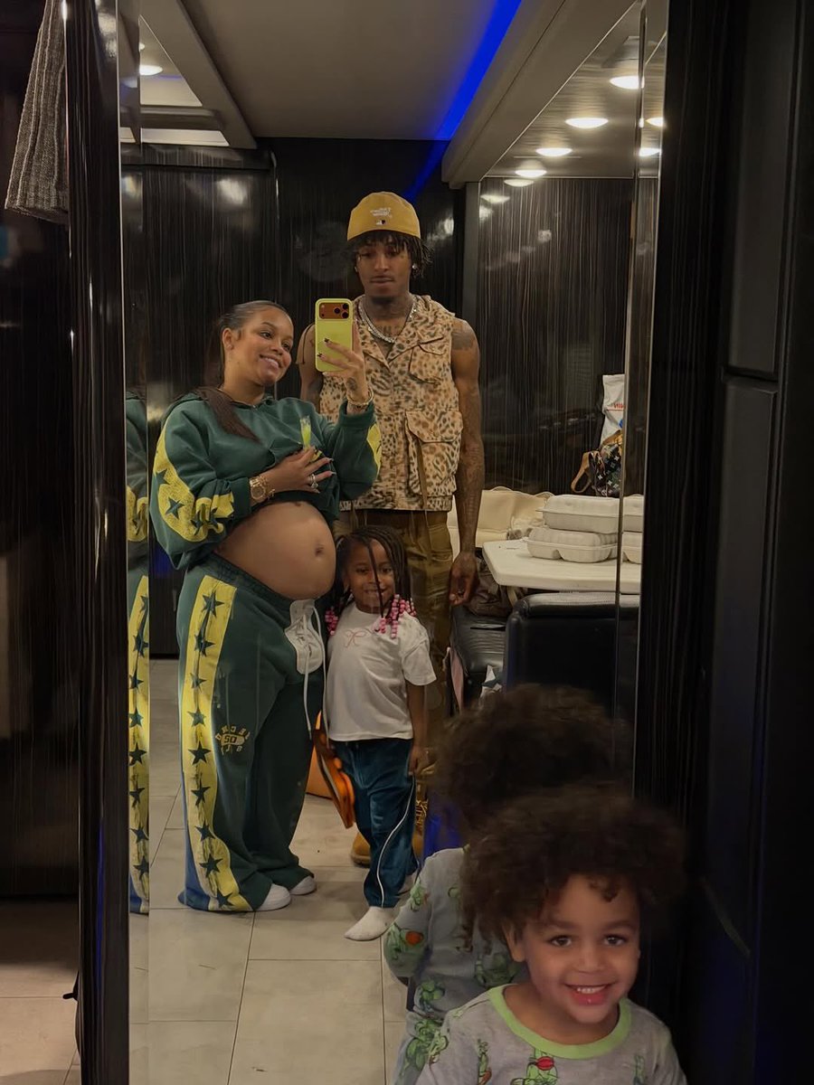 BAEHELPTTOP's tweet image. I get real dirty, you clean me 🧑‍🧑‍🧒‍🧒