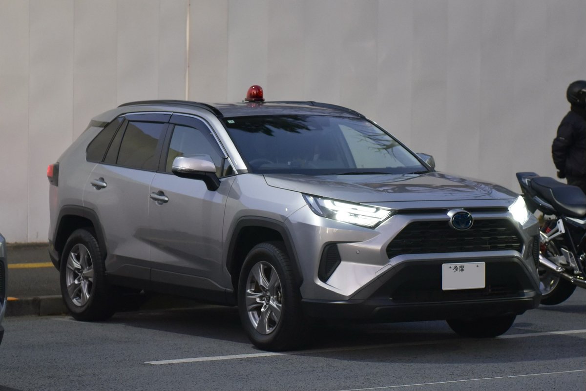 P18161's tweet photo. 警視庁　刑事部　第三機動捜査隊
RAV4　機動捜査用車 https://t.co/7BUdHTF9G3