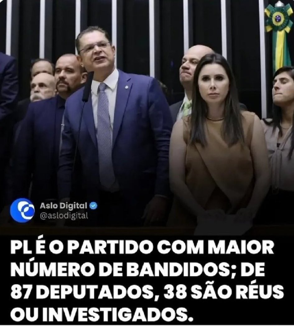 Praticamente a metade.
Isso é uma orcrim.