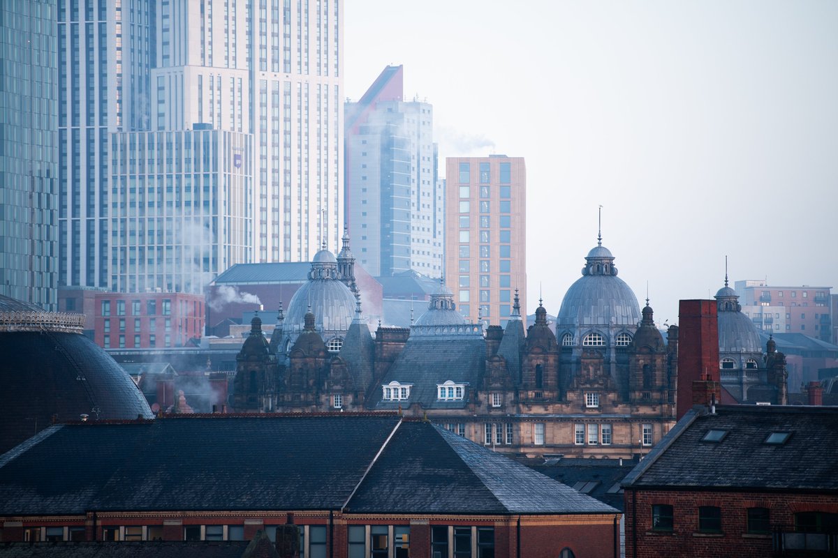 A cold, misty start to the day in #Leeds