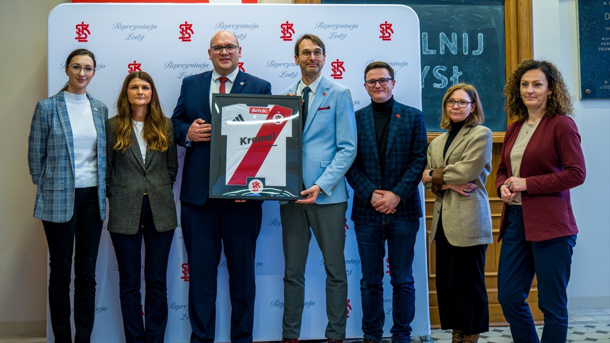 LKS_Lodz's tweet image. 🤝 UŁ i ŁKS - jeden z najważniejszych ośrodków akademickich w kraju oraz klub zakorzeniony w sportowej tradycji miasta - rozpoczynają współpracę, której celem jest długofalowy rozwój wspólnych działań na styku nauki, edukacji i sportowej praktyki.