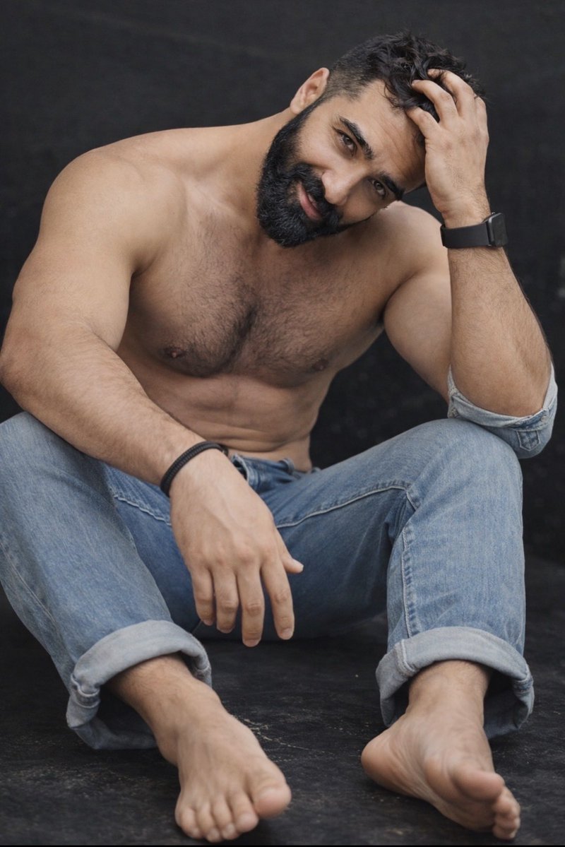 batojoon's tweet image. There is an instinct that pulls you toward humiliation 
Degradation 
Pure shameful 

And you laugh inside 
And moan 
And you feel such a big whore
Such a piece of shit

And I smile 
Because I can see  you trust yourself enough to kneel and return whole
My clever bitch