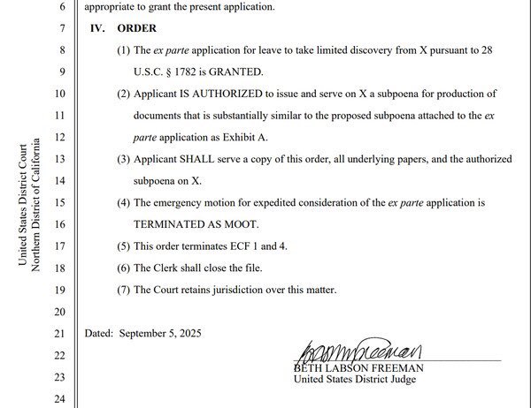 ninoononie_'s tweet image. r yall fckg kidding ??? so chan &amp;amp; lix’s official report keans shit to u huh “STAY”????? im so pissed hahahah.

bunch of fckg weirdos with “its just an edit it didnt bring any harm for the members” mindset. 🤡🤡🤡